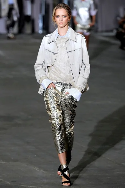 Look 5